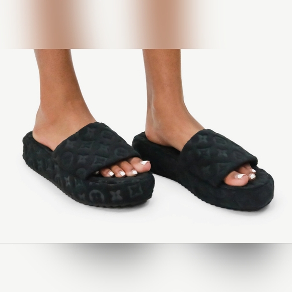 #028 🛑(10)Women's All-Day Star Flower Pattern Comfort Slip on Slides - Picture 3 of 3